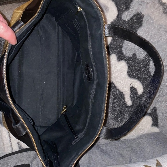 authentic fossil black & gold handbag - Picture 4 of 10